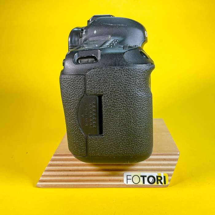 Canon 5D Mark III  + CF 64gb| 043023002895