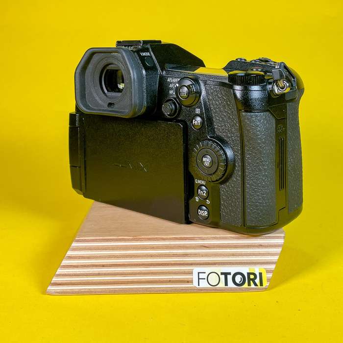 Panasonic Lumix DC-G9 + battery grip DMW-BGG9 | WE8JC002859