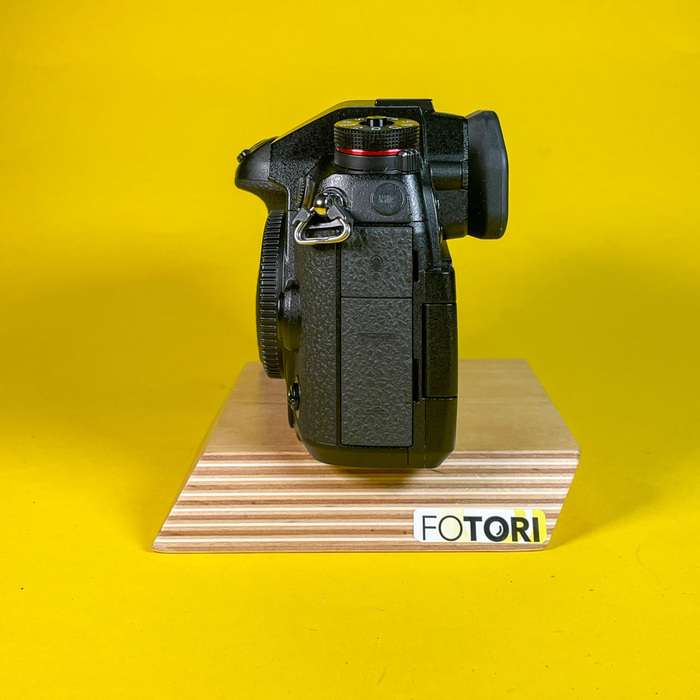 Panasonic Lumix DC-G9 + battery grip DMW-BGG9 | WE8JC002859