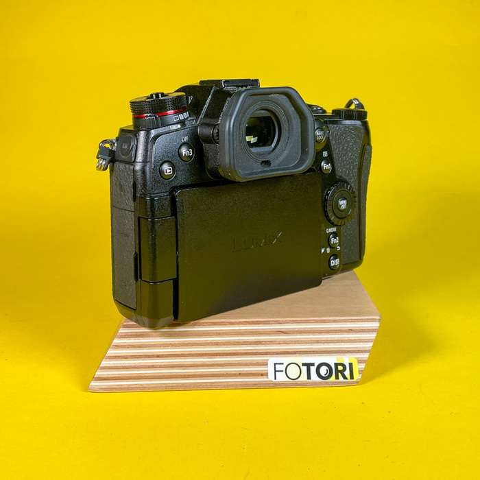 Panasonic Lumix DC-G9 + battery grip DMW-BGG9 | WE8JC002859