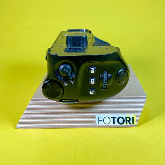 Panasonic Lumix DC-G9 + battery grip DMW-BGG9 | WE8JC002859