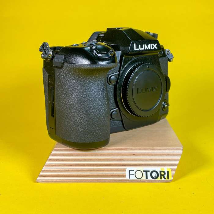 Panasonic Lumix DC-G9 + battery grip DMW-BGG9 | WE8JC002859