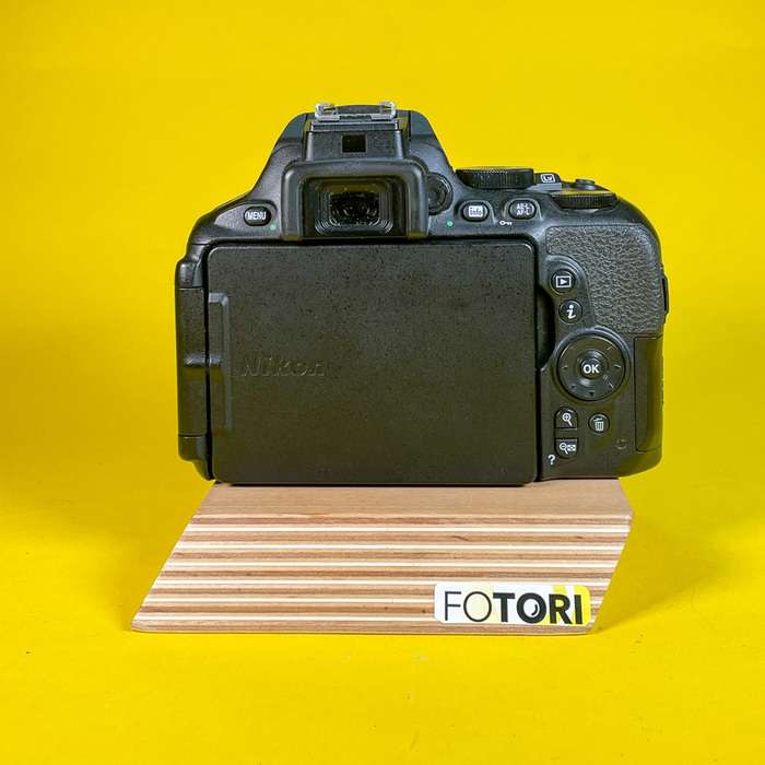 Nikon D5600 | 6243377