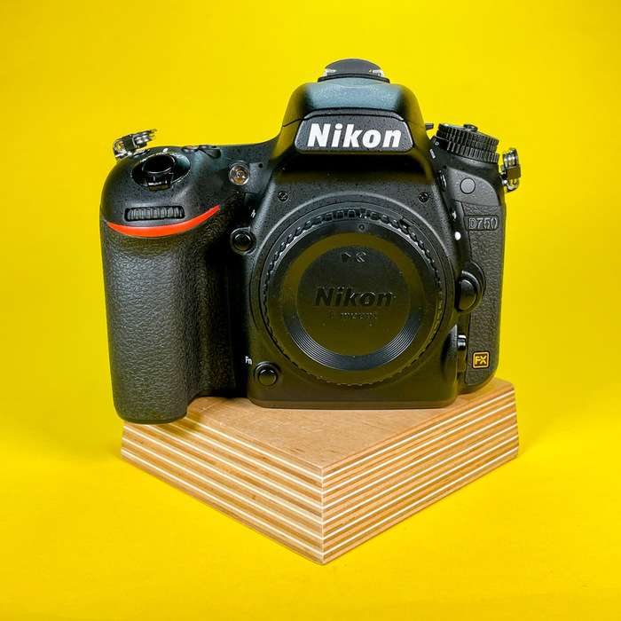 Nikon D750 + 2x SD 32GB| 6216158
