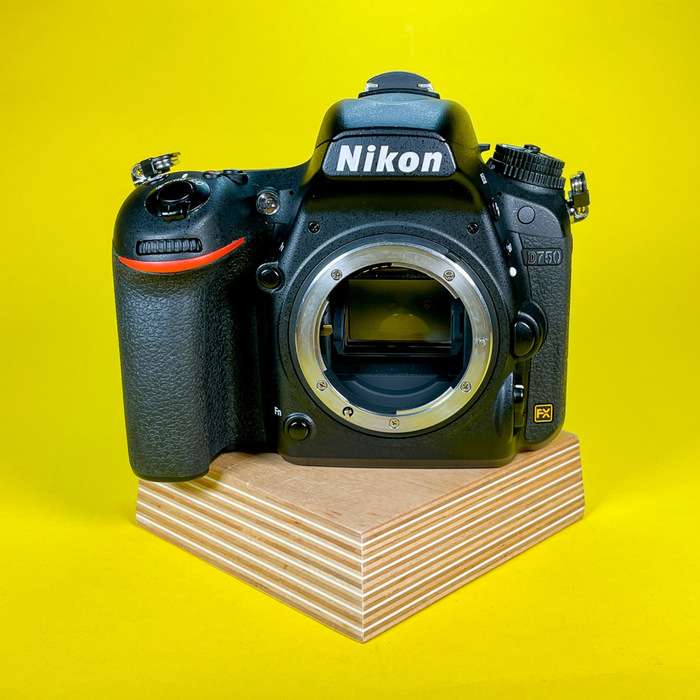 Nikon D750 + 2x SD 32GB| 6216158