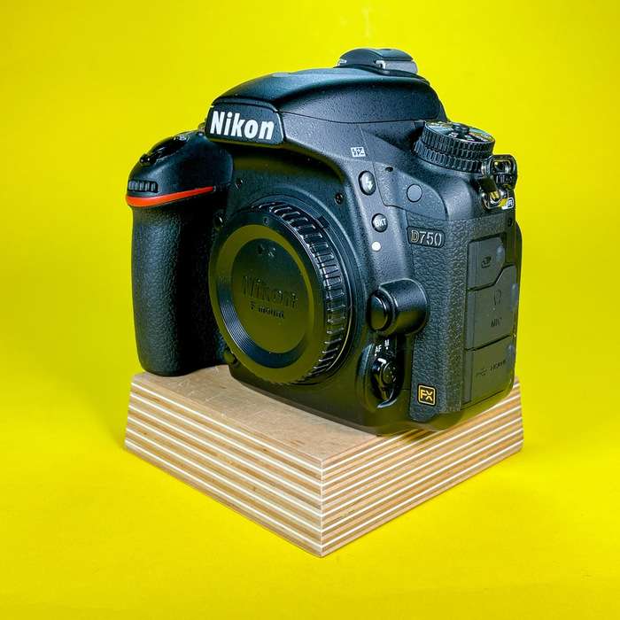 Nikon D750 + 2x SD 32GB| 6216158