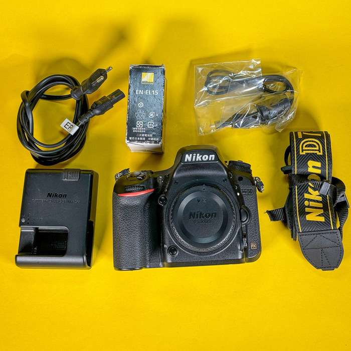 Nikon D750 + náhradní baterie  | 6201778