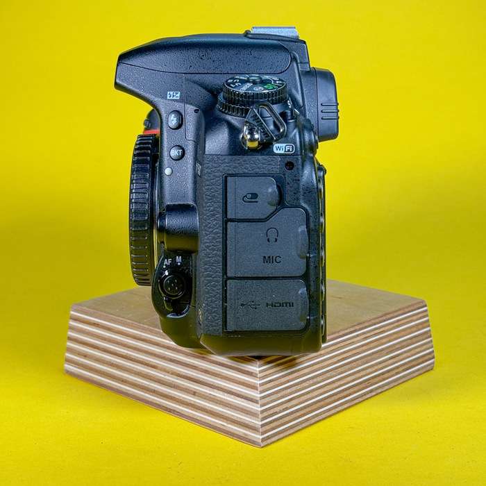 Nikon D750 + náhradní baterie  | 6201778