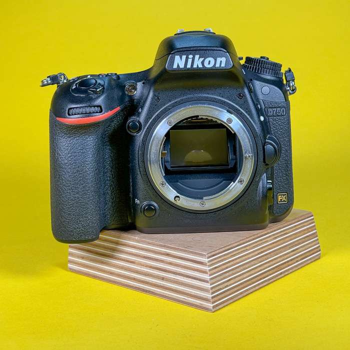 Nikon D750 + náhradní baterie  | 6201778