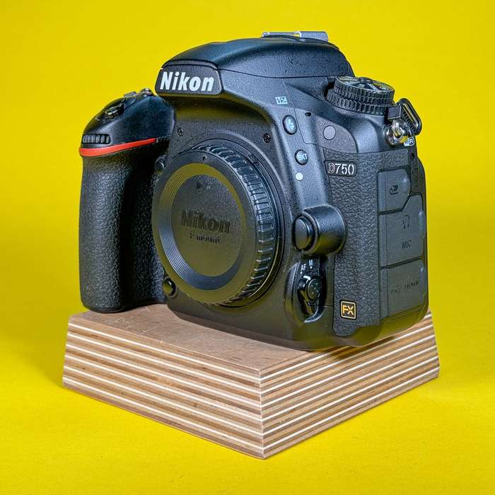 Nikon D750 + náhradní baterie  | 6201778