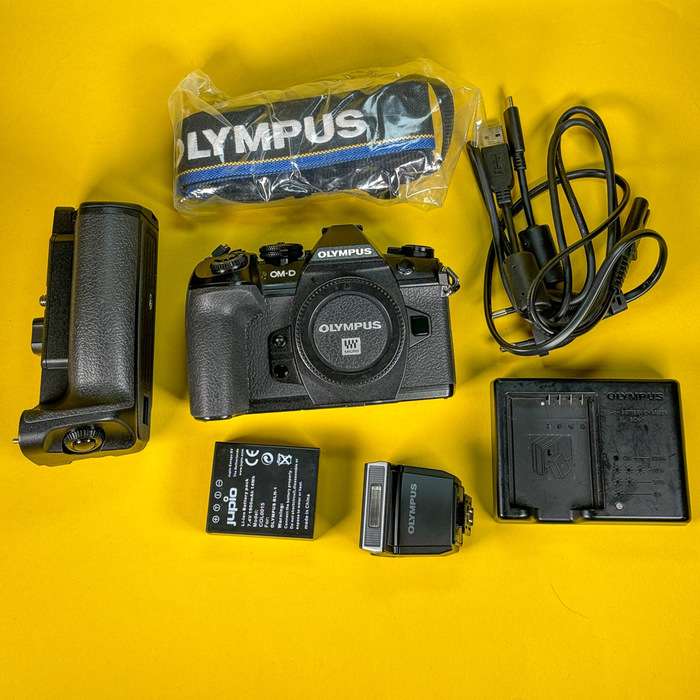 Olympus OM-D E-M1 Mark II + Battery grip | BHUA92485