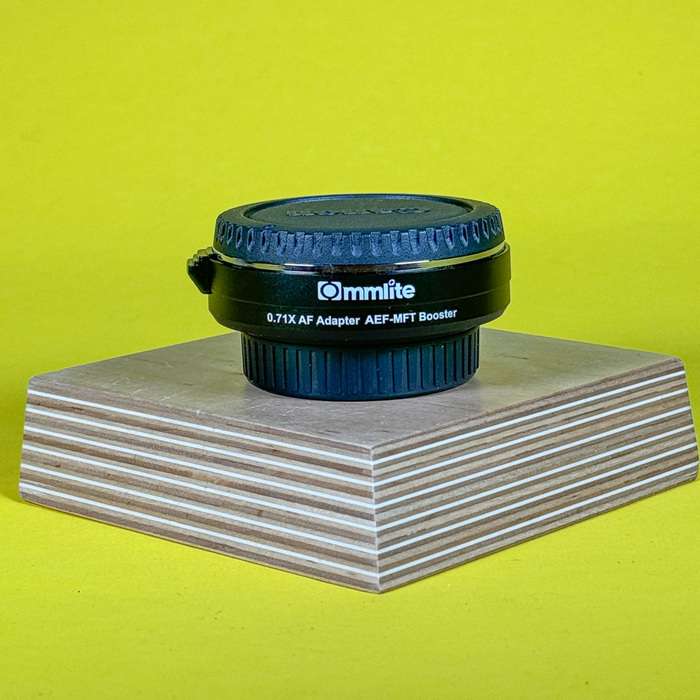 Commlite 0,71x Speed Booster adaptér z Canon EF na m4/3