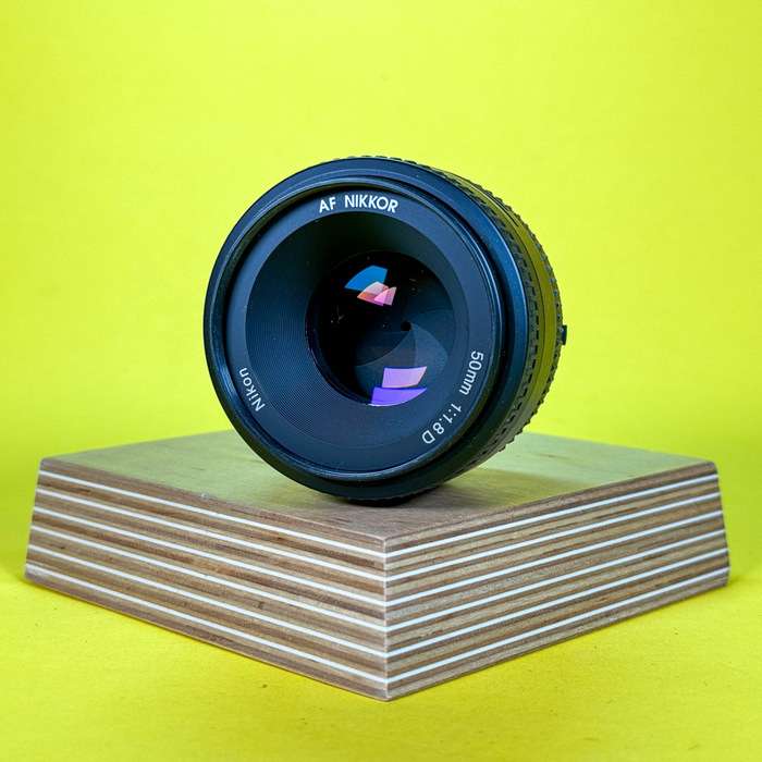 Nikon AF 50mm f/1.8 D | 543787