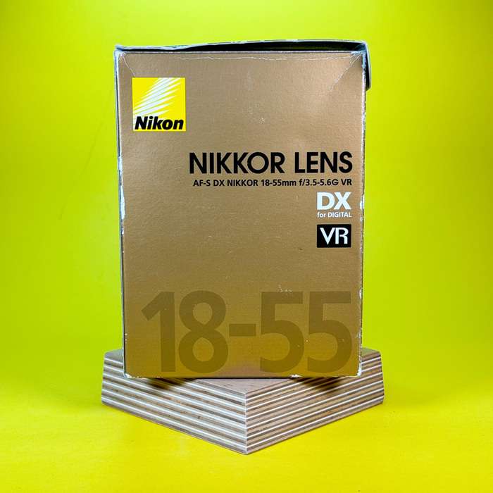 Nikon 18-55mm f/3.5-5.6G AF-S DX VR | 12200052