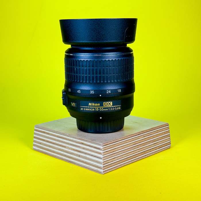 Nikon 18-55mm f/3.5-5.6G AF-S DX VR | 12200052