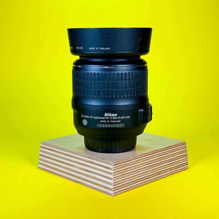 Nikon 18-55mm f/3.5-5.6G AF-S DX VR | 12200052