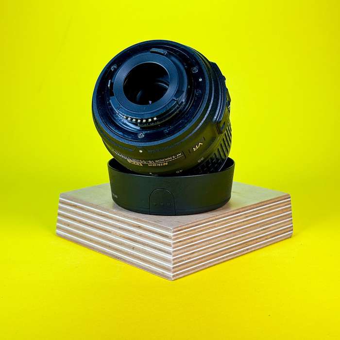 Nikon 18-55mm f/3.5-5.6G AF-S DX VR | 12200052