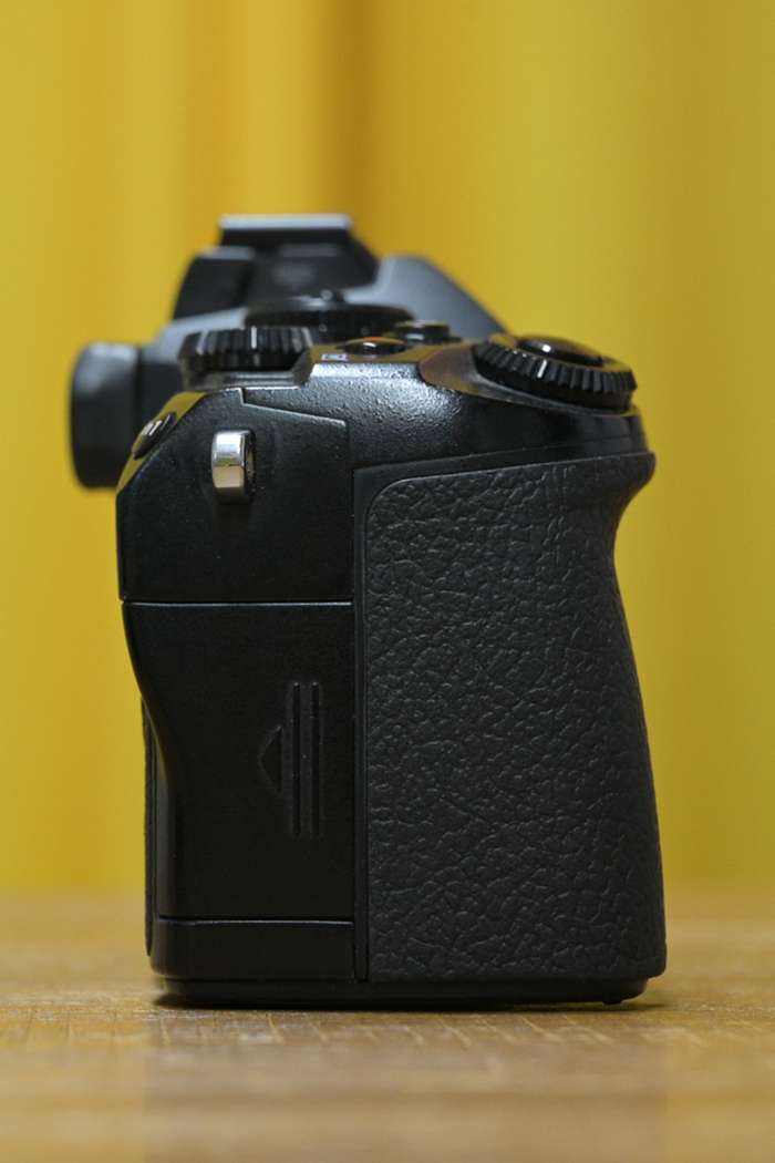 Olympus OM-D E-M1 + Grip + 2x náhradní baterie + duální USB nabíječka