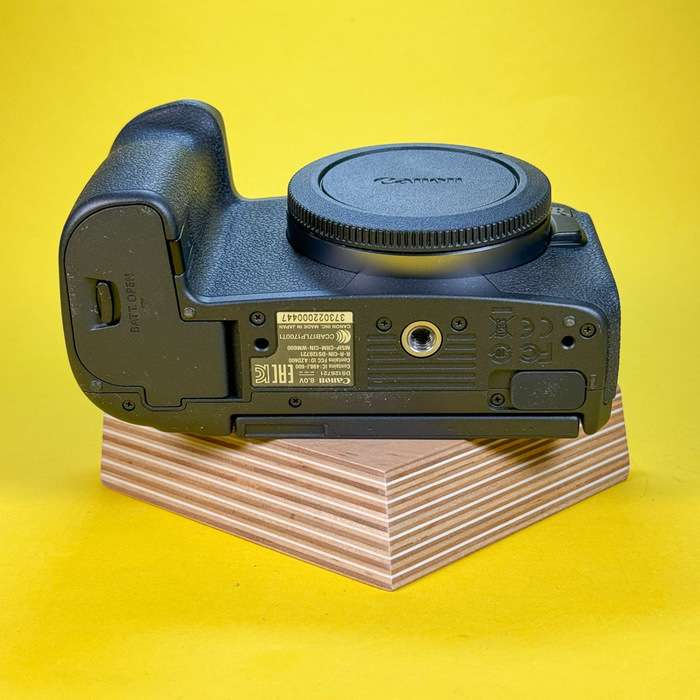 Canon EOS R | 373022000447