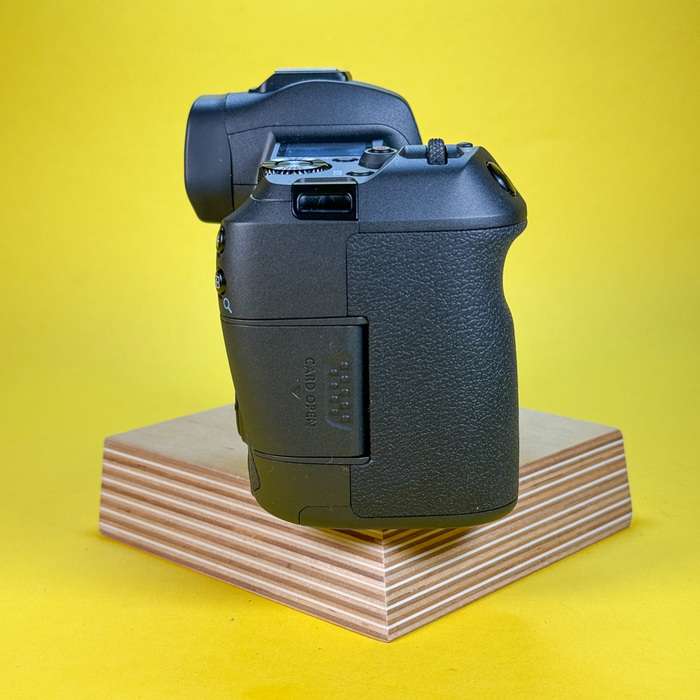 Canon EOS R | 373022000447