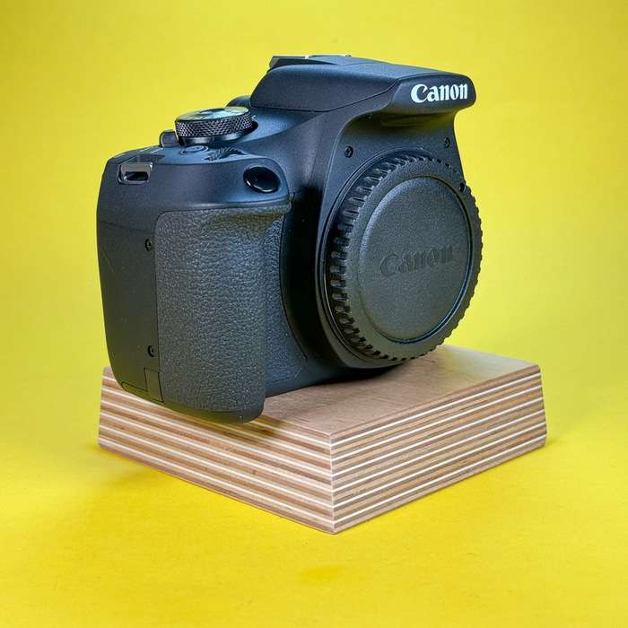 Canon EOS 2000D + 18-55mm | 563076018296