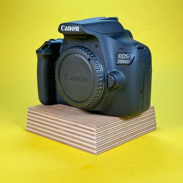 Canon EOS 2000D + 18-55mm | 563076018296