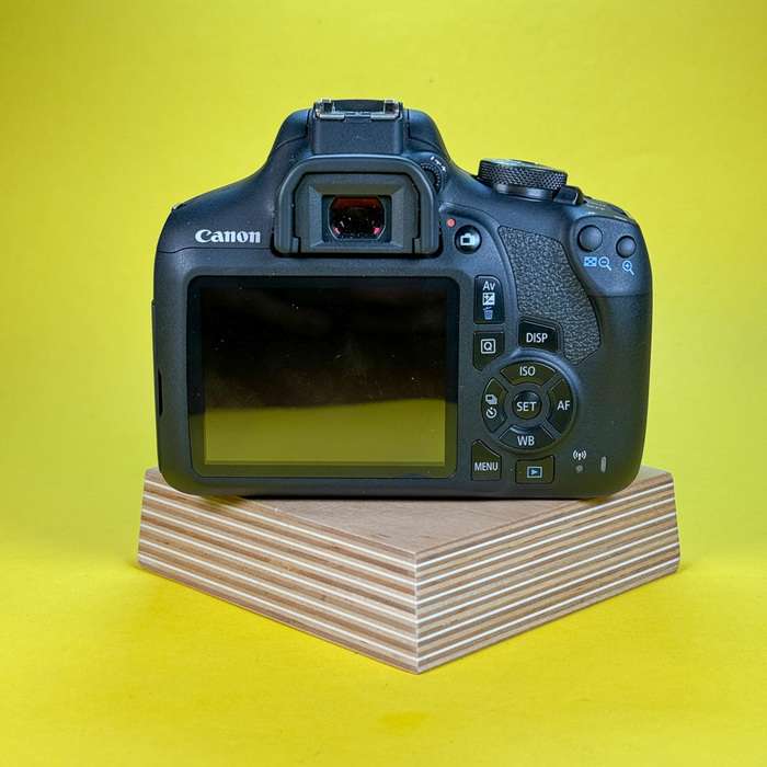 Canon EOS 2000D + 18-55mm | 563076018296