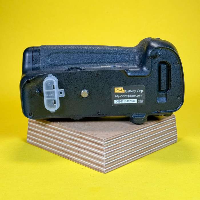 Pixel BatteryGrip MB-D17 pro Nikon D500