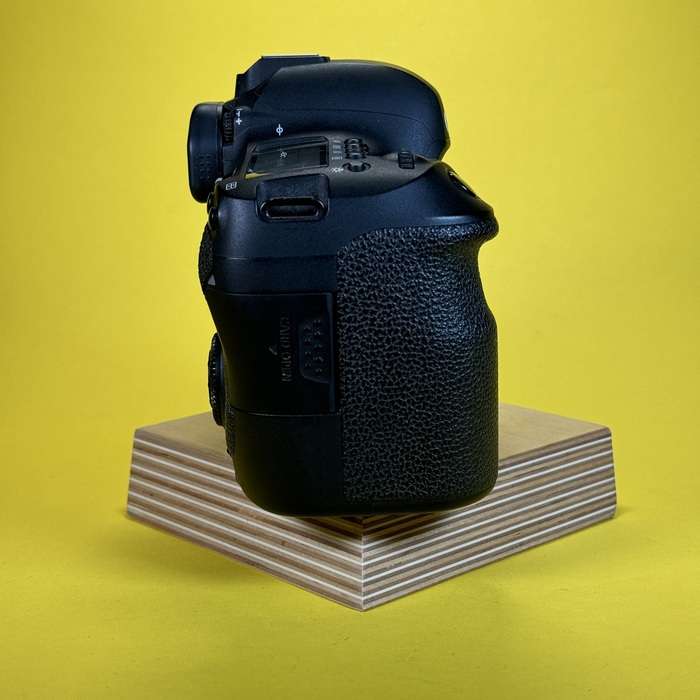 Canon EOS 6D mark II | 053051005666