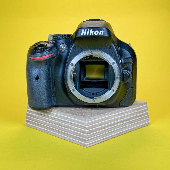 Nikon D5200 | 4640843