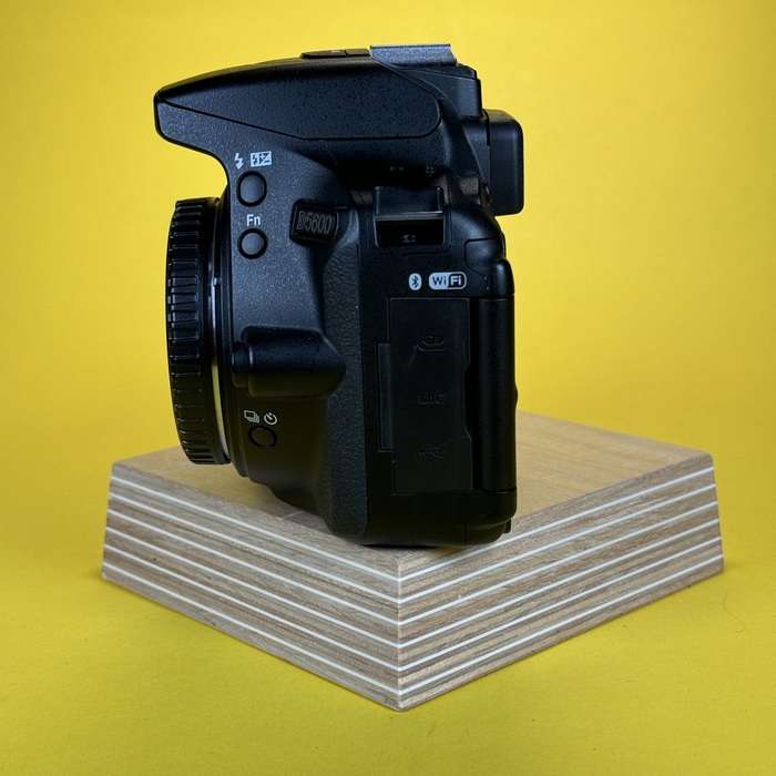 Nikon D5600 | 6195298
