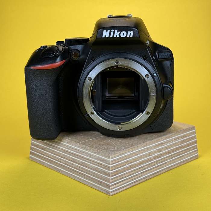 Nikon D5600 | 6195298