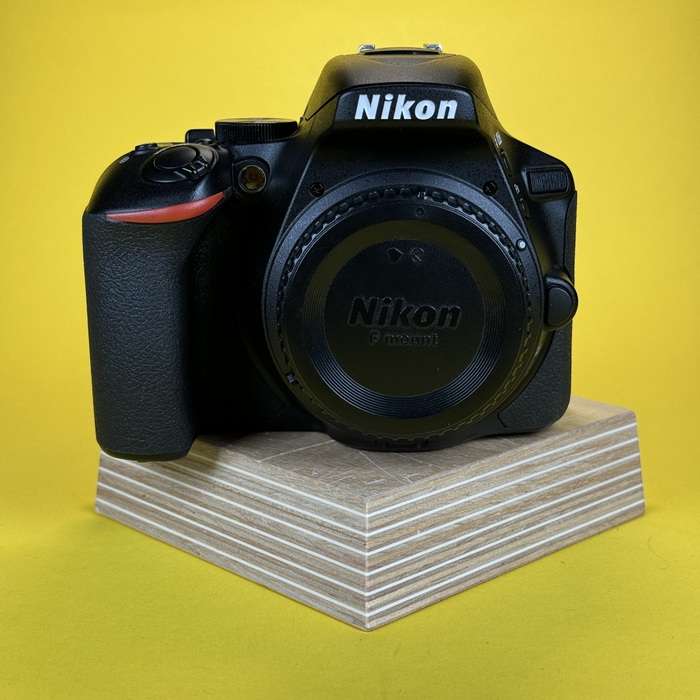 Nikon D5600 | 6195298