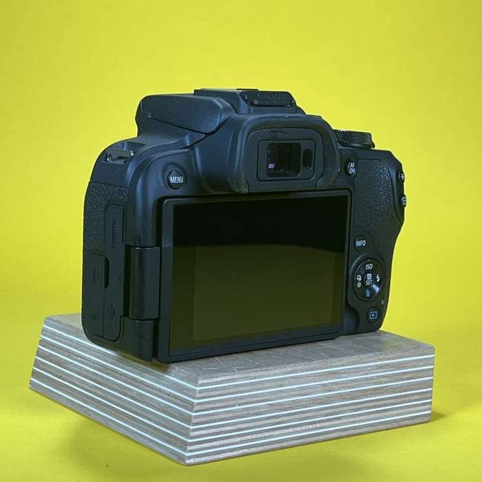 Canon EOS R10 | 073031001300