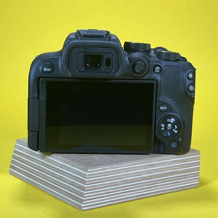 Canon EOS R10 | 073031001300