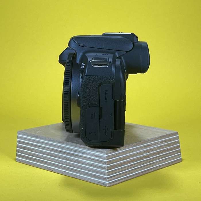 Canon EOS R10 | 073031001300