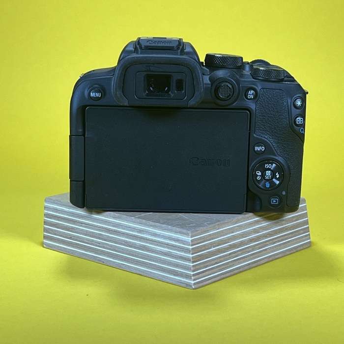 Canon EOS R10 | 073031001300