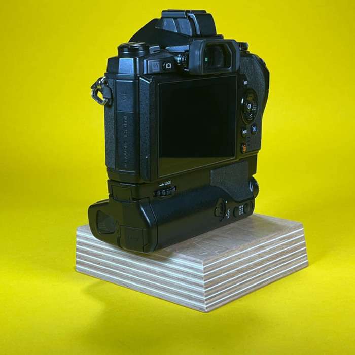 Olympus OM-D E-M1 + Grip + nabíječka BC-N1 | BHP327301 + 00-233456