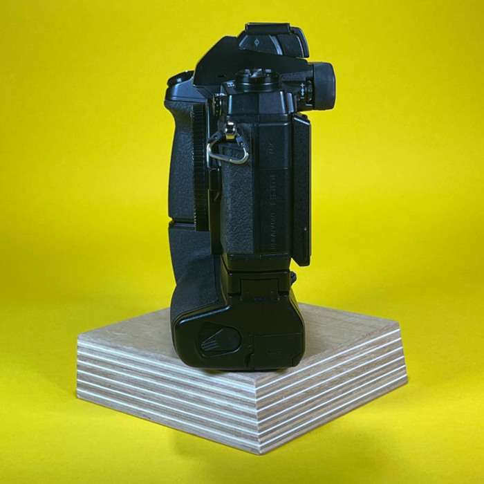 Olympus OM-D E-M1 + Grip + nabíječka BC-N1 | BHP327301 + 00-233456