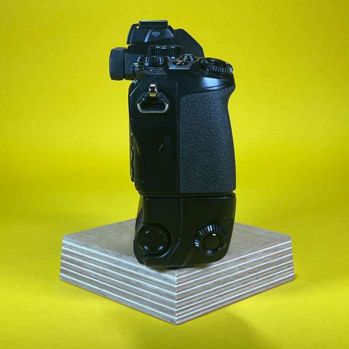 Olympus OM-D E-M1 + Grip + nabíječka BC-N1 | BHP327301 + 00-233456