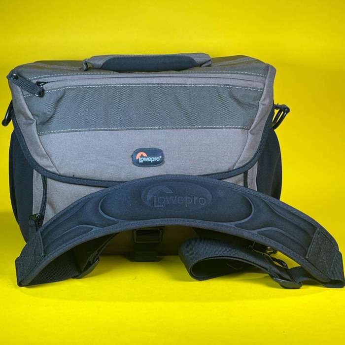 Lowepro Nova 180 AW II  zelená |