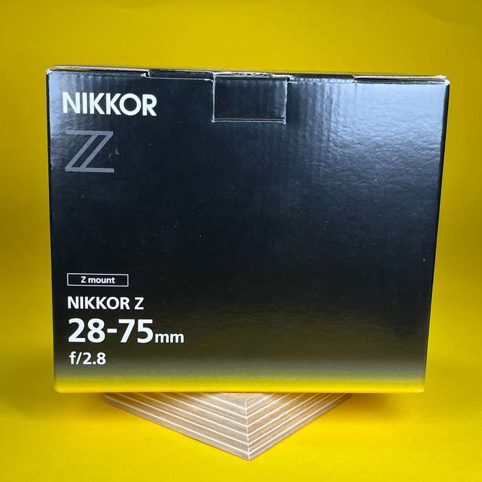 Nikkor 28-75mm f/2,8 | 20020179