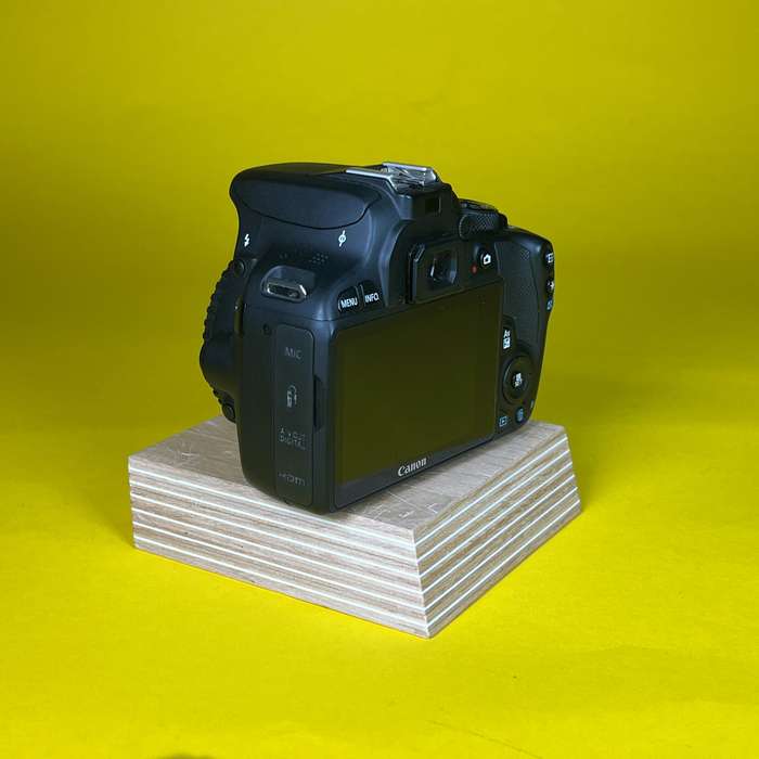 Canon eos 100D + Canon EF 18-55mm f/3,5-5,6 | 363073007024 + 3977006690