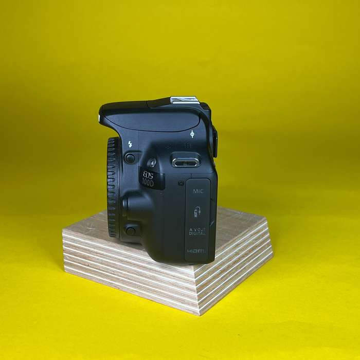 Canon eos 100D + Canon EF 18-55mm f/3,5-5,6 | 363073007024 + 3977006690