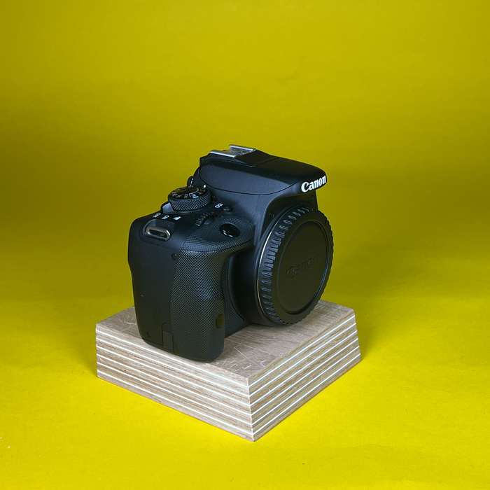 Canon eos 100D + Canon EF 18-55mm f/3,5-5,6 | 363073007024 + 3977006690