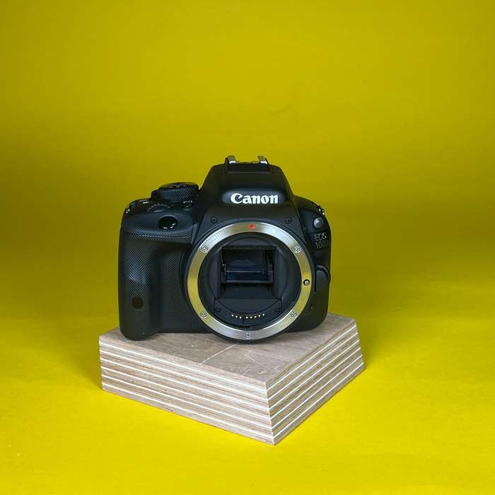 Canon eos 100D + Canon EF 18-55mm f/3,5-5,6 | 363073007024 + 3977006690