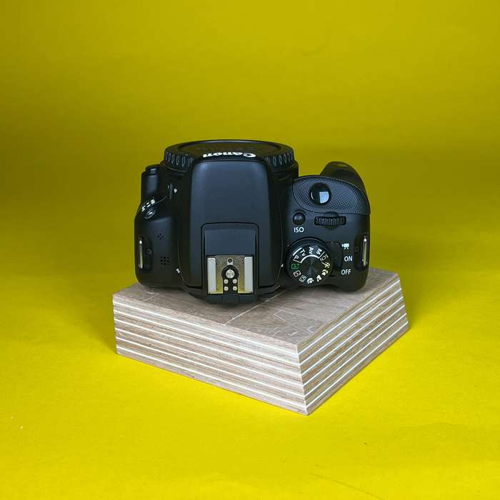 Canon eos 100D + Canon EF 18-55mm f/3,5-5,6 | 363073007024 + 3977006690