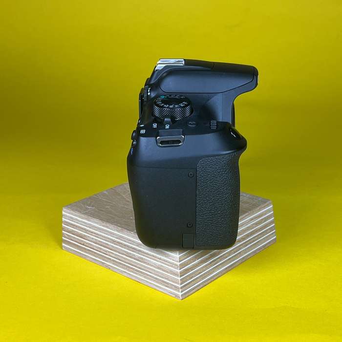 Canon eos 1300D + 18-55mm | 113071066831