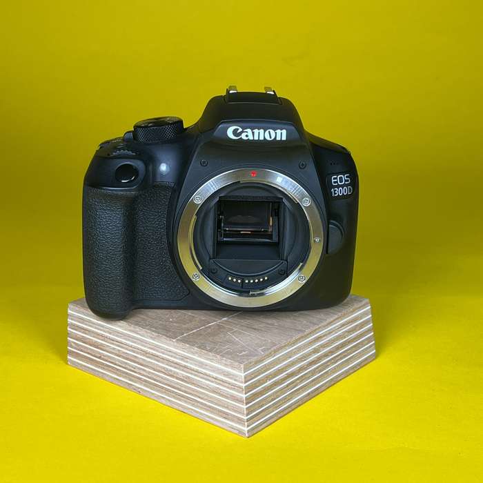 Canon eos 1300D + 18-55mm | 113071066831