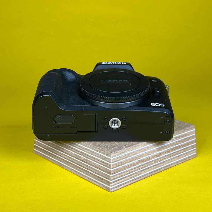Canon M50 + 15-45mm | 0830300Q5170 + 863208005057